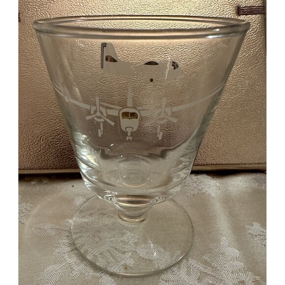 Vintage Stemmed Glasses Airplane Design Hawkeye Gulf  S2F -3 TRACKER - Picture 8 of 11